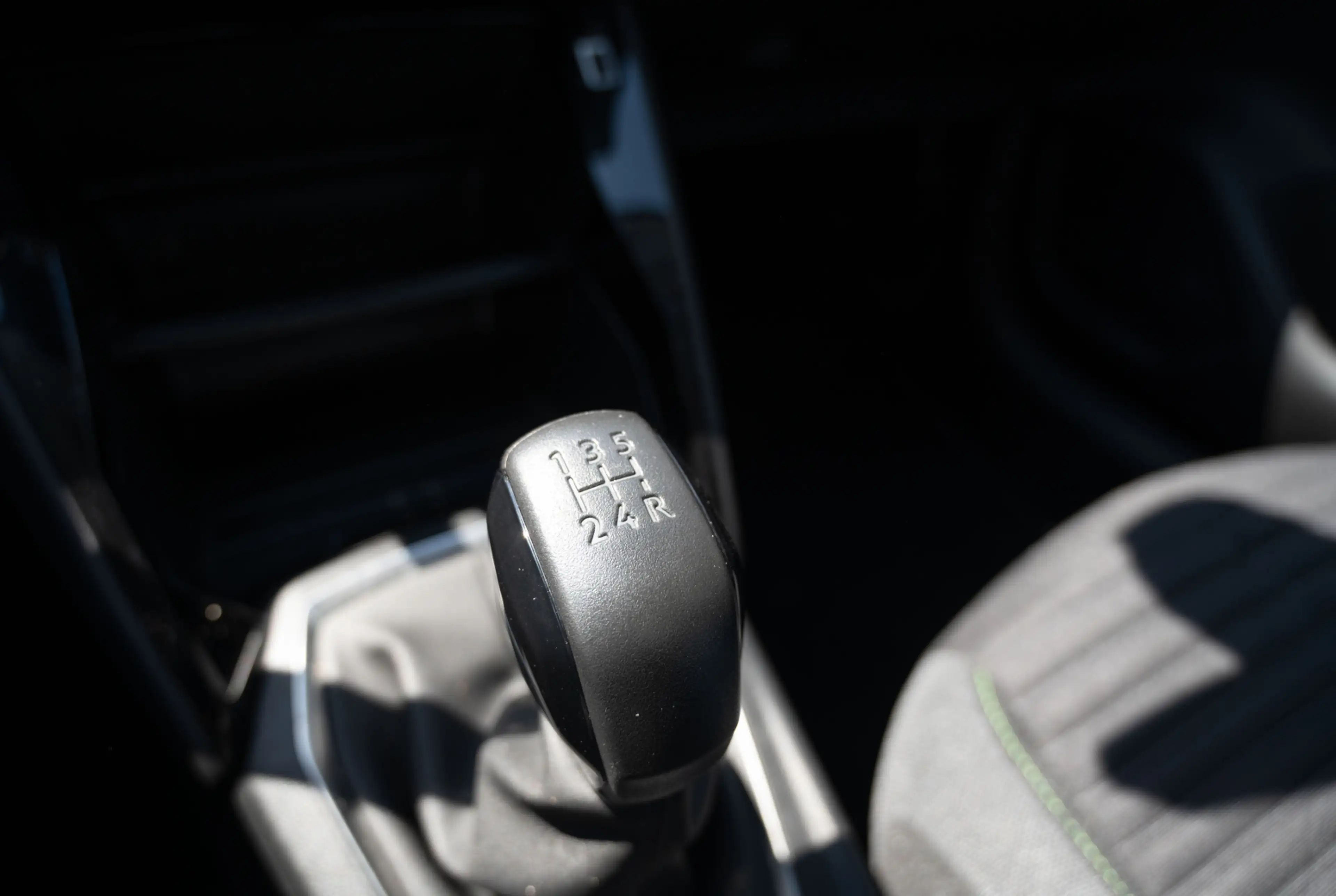 Peugeot 208 Active 1.2 PureTech 75 *MIRRORSCREEN*DAB*TEMPOMAT*SHZ* — photo 9