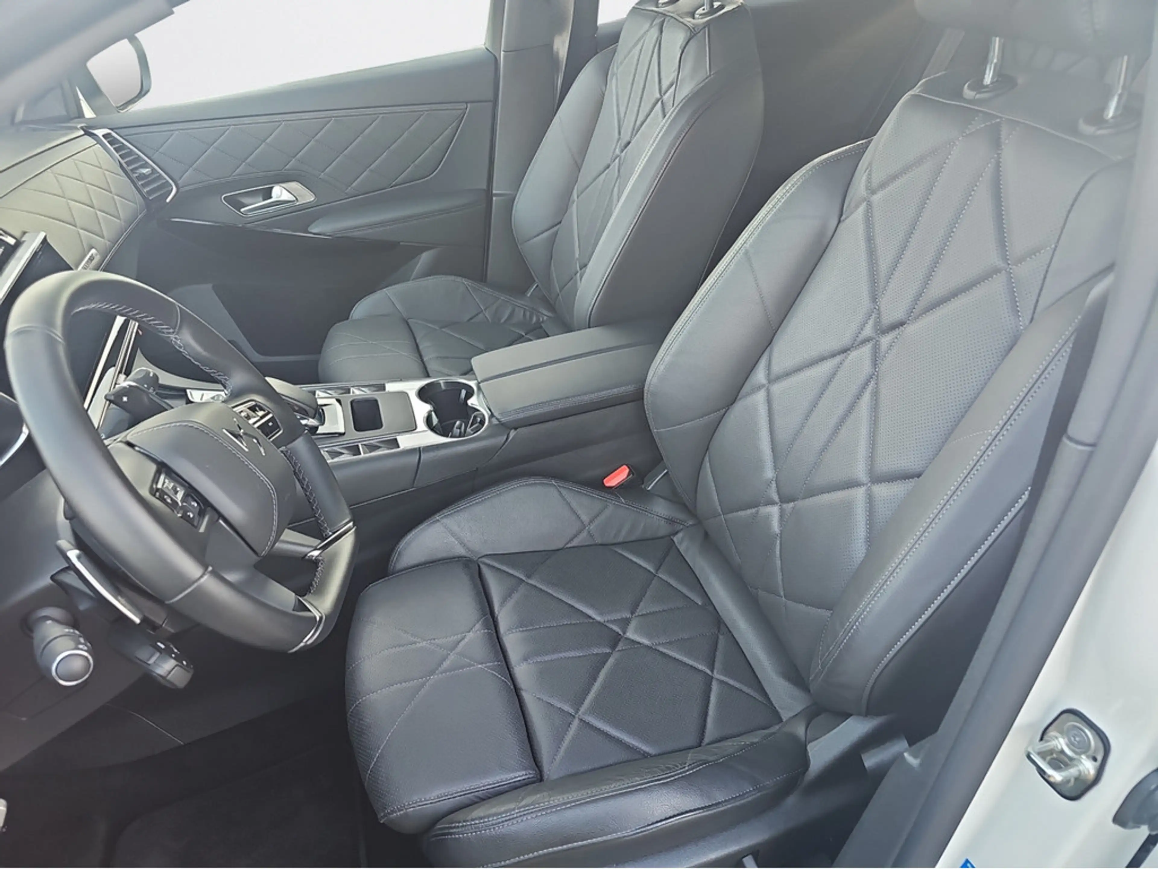 DS Automobiles DS 7 Crossback — photo 10