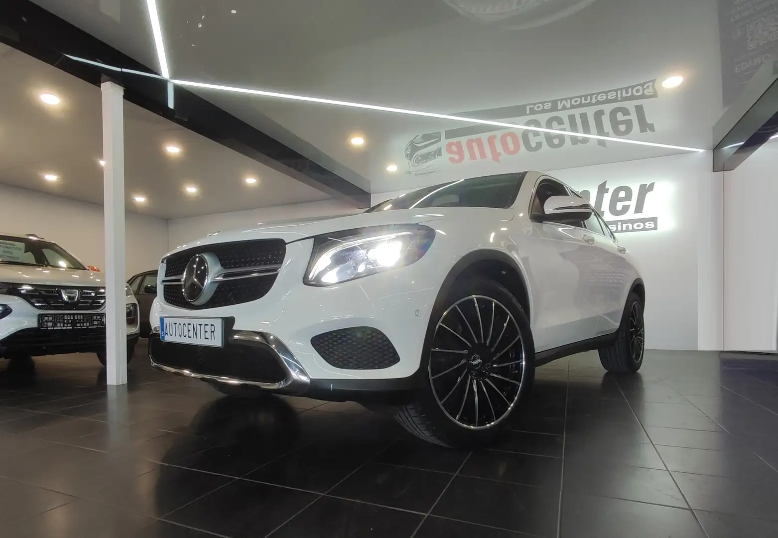 Mercedes-Benz GLC 250 4Matic Aut. Weiß - 1