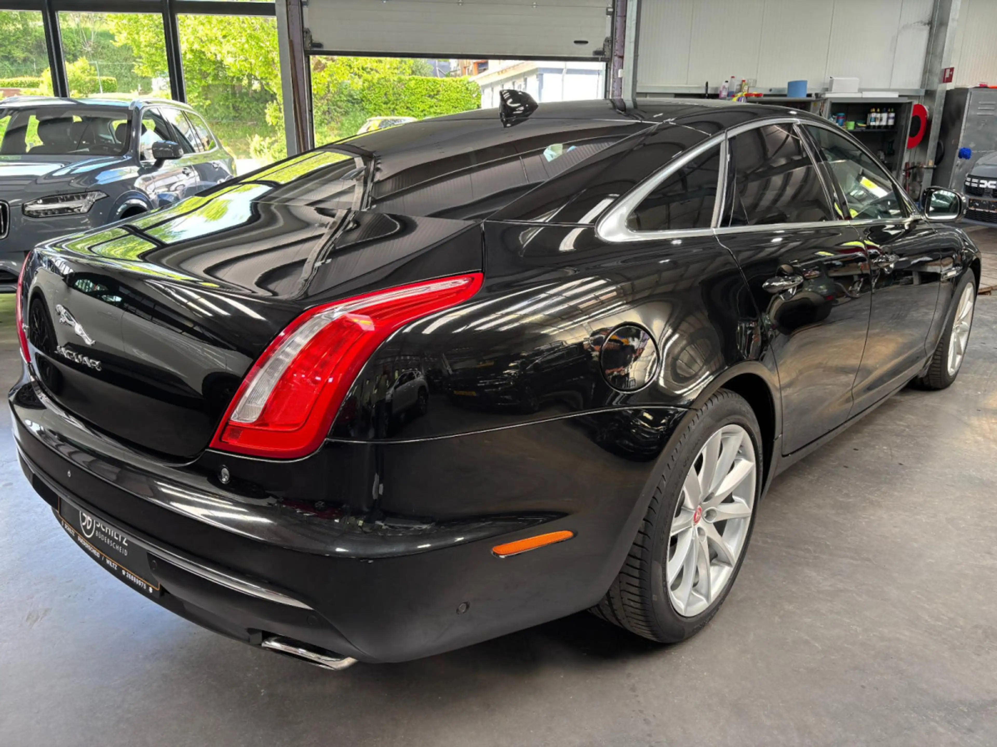 Jaguar XJ V6 3.0 Diesel 300HP — photo 3