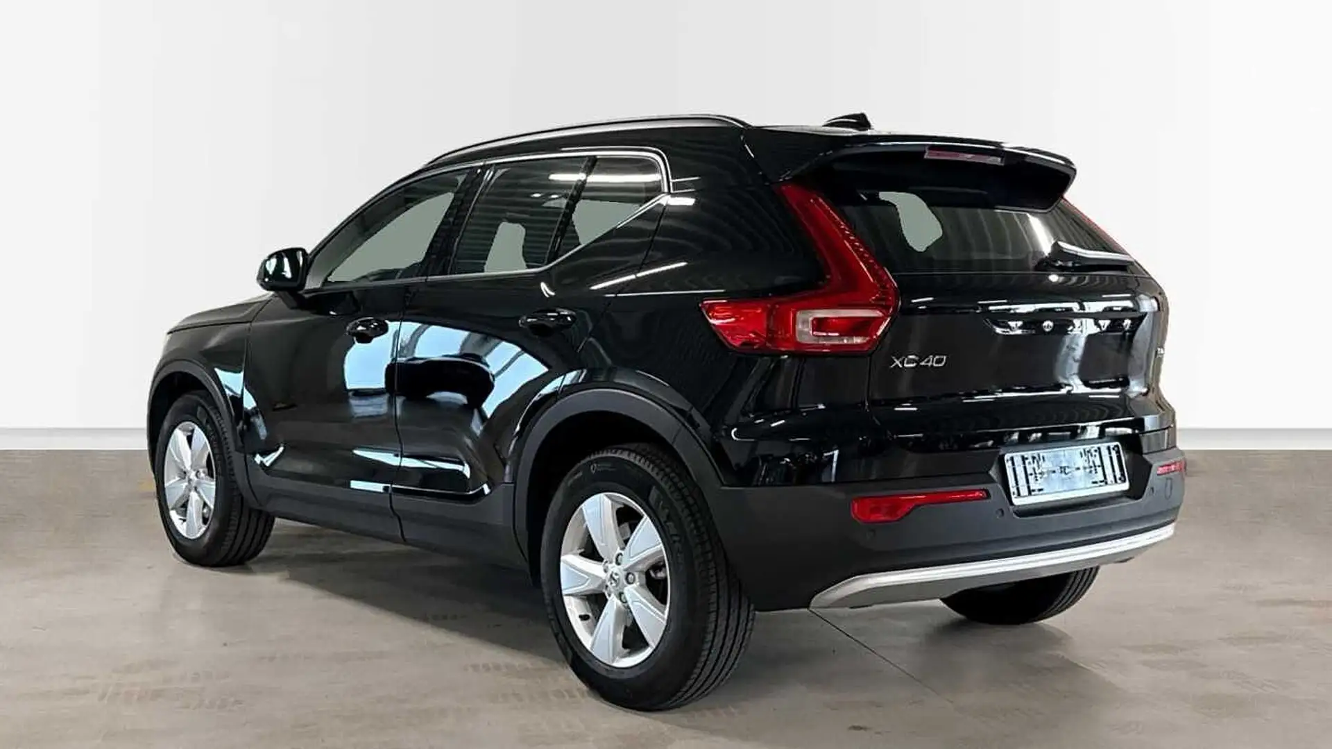 Volvo XC40 Essential B3 Mild hybride | Camera | Park Assist V Schwarz - 2