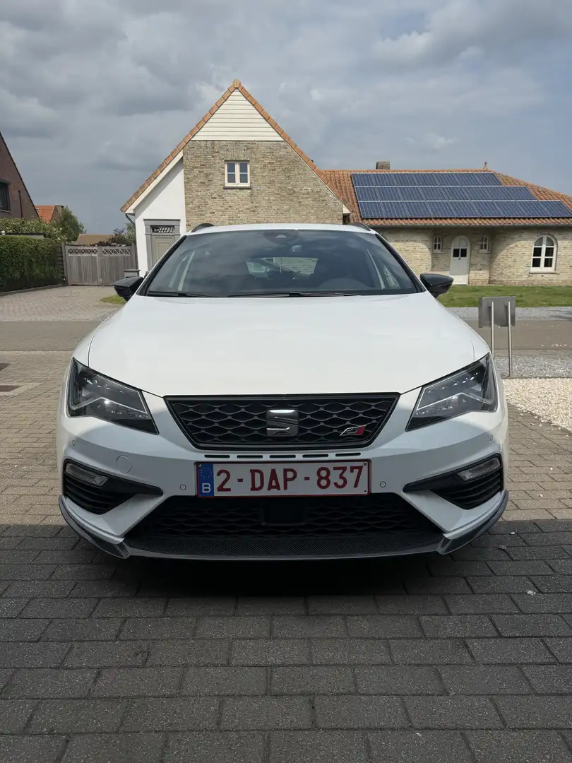 SEAT Leon ST 2.0 TSI Start&Stop 4Drive DSG Cupra 300 Edition Wit - 2