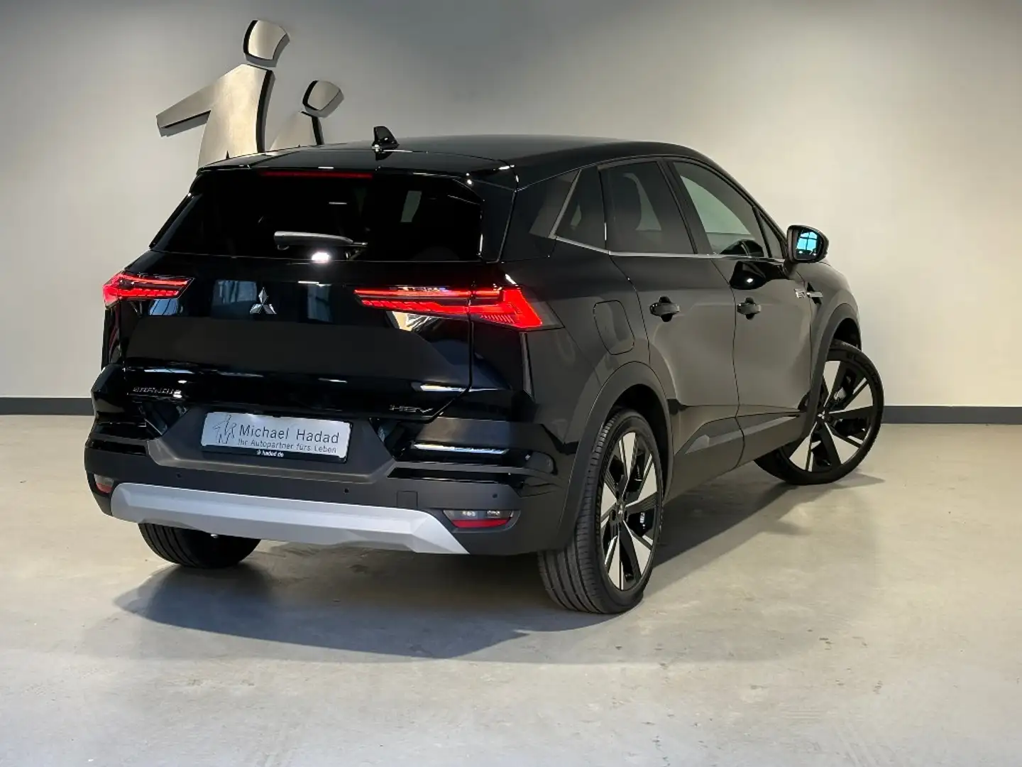 Mitsubishi Grandis Intro Edition 1.8 Hybrid Schwarz - 2