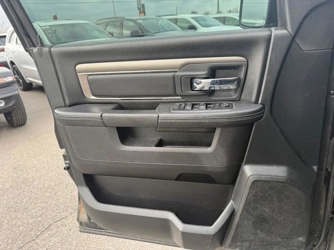 RAM 1500 снимка RAM 1500