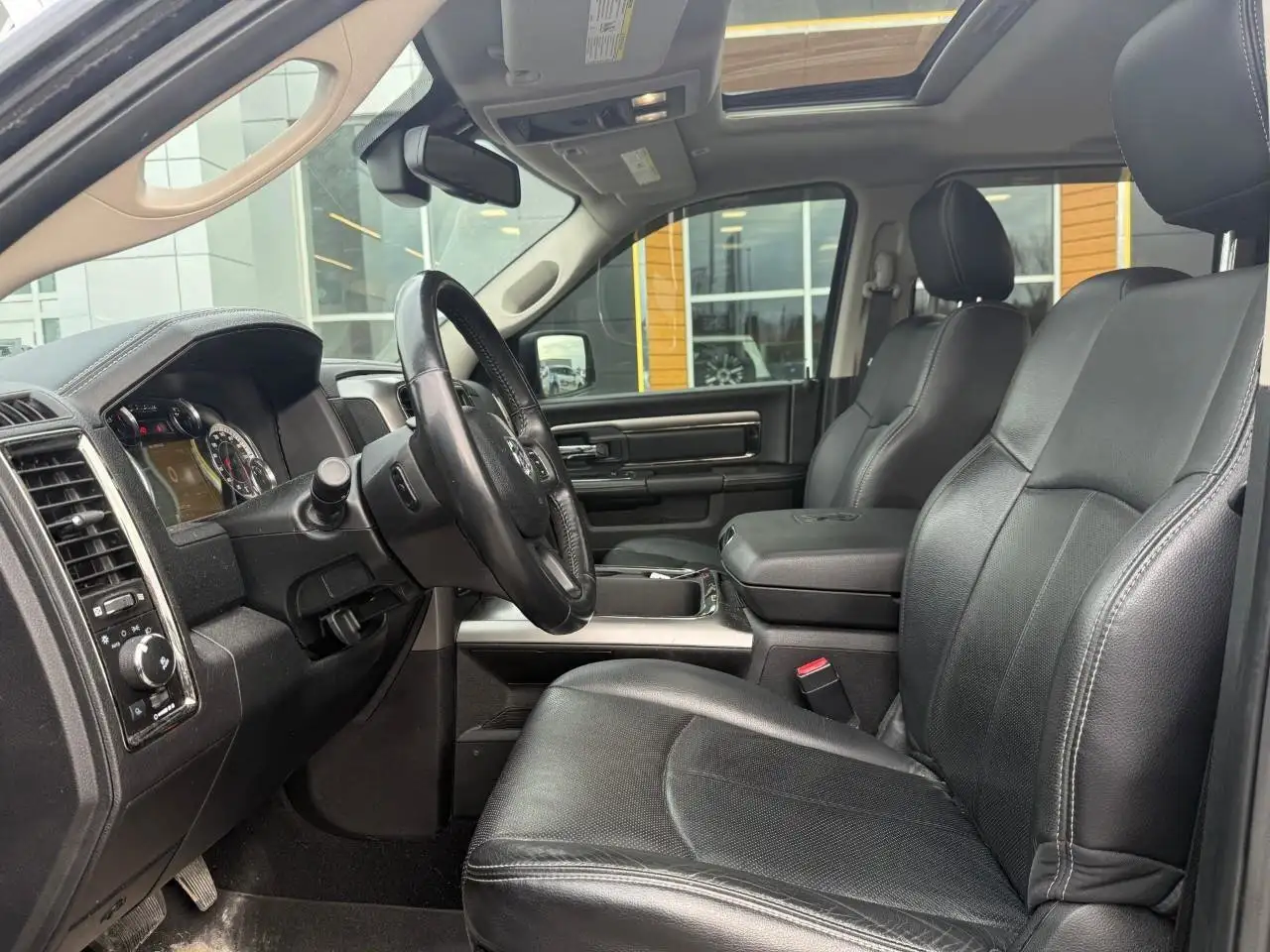 RAM 1500 снимка RAM 1500