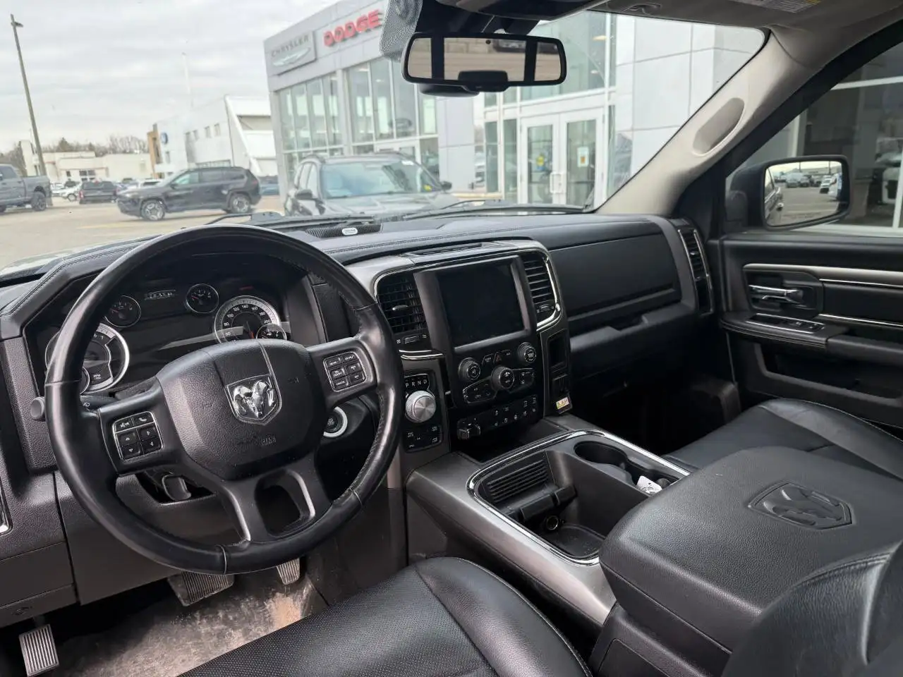 RAM 1500 снимка RAM 1500