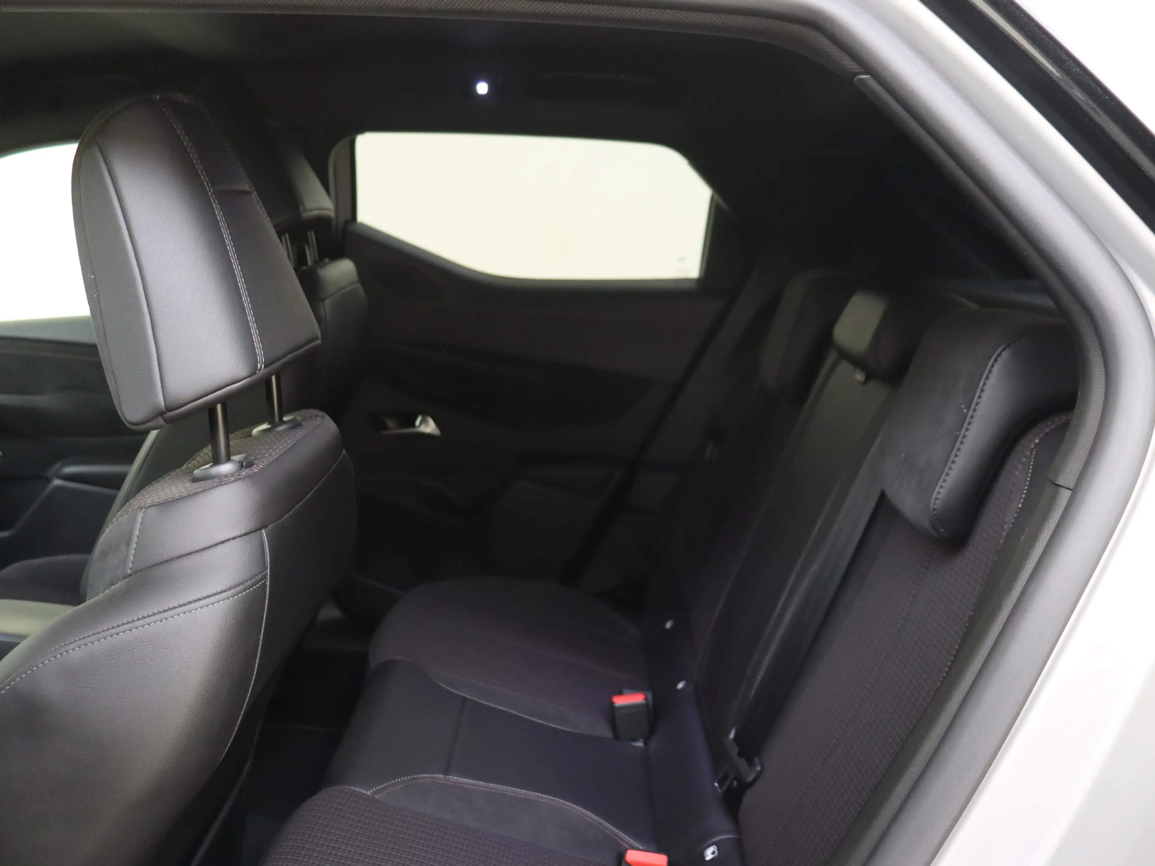 DS Automobiles DS 3 Crossback 1.2 PureTech Performance Line+ — photo 12