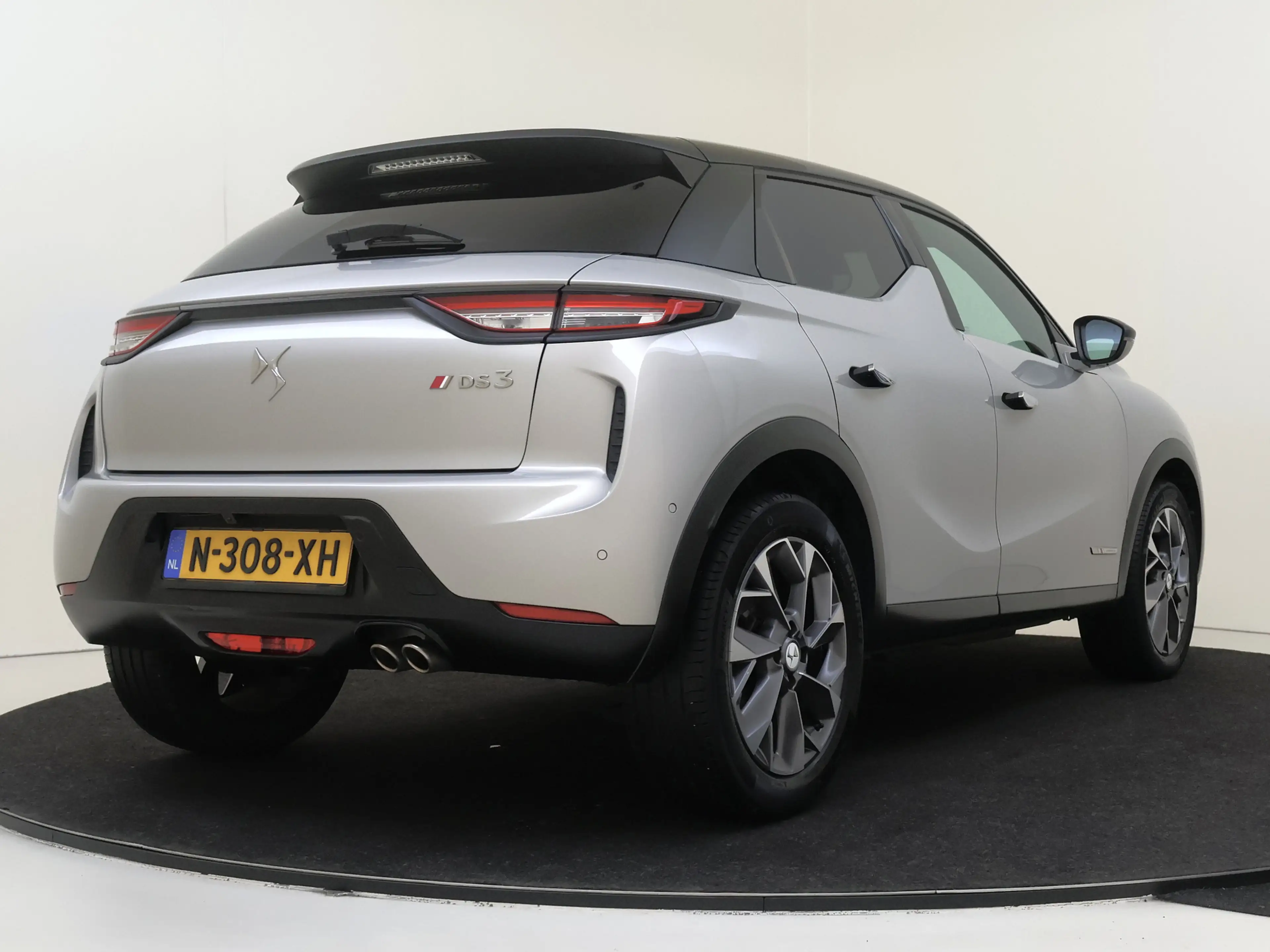 DS Automobiles DS 3 Crossback 1.2 PureTech Performance Line+ — photo 11