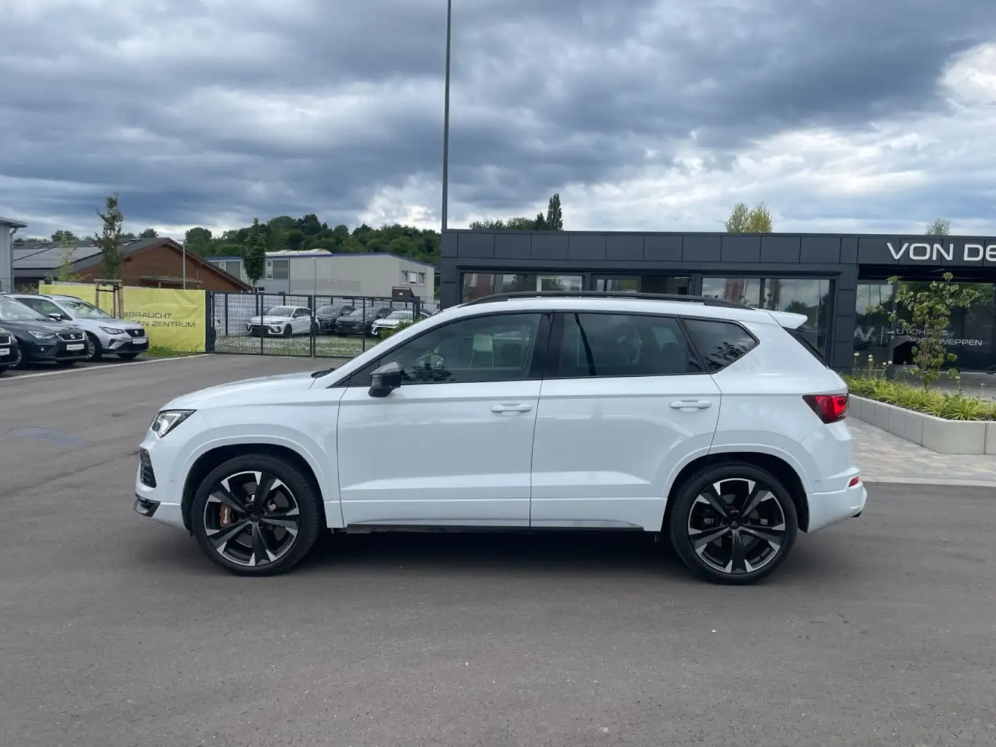 CUPRA Ateca TSI DSG 4Drive Panoramadach Brembo Klima Navi Weiß - 2
