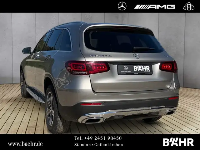 Mercedes-Benz GLC view 3