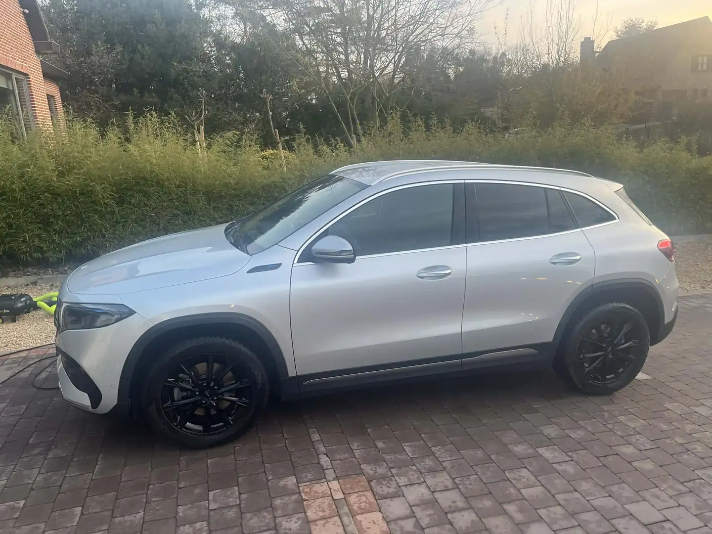 Mercedes-Benz EQA 250 AMG Line Argent - 1