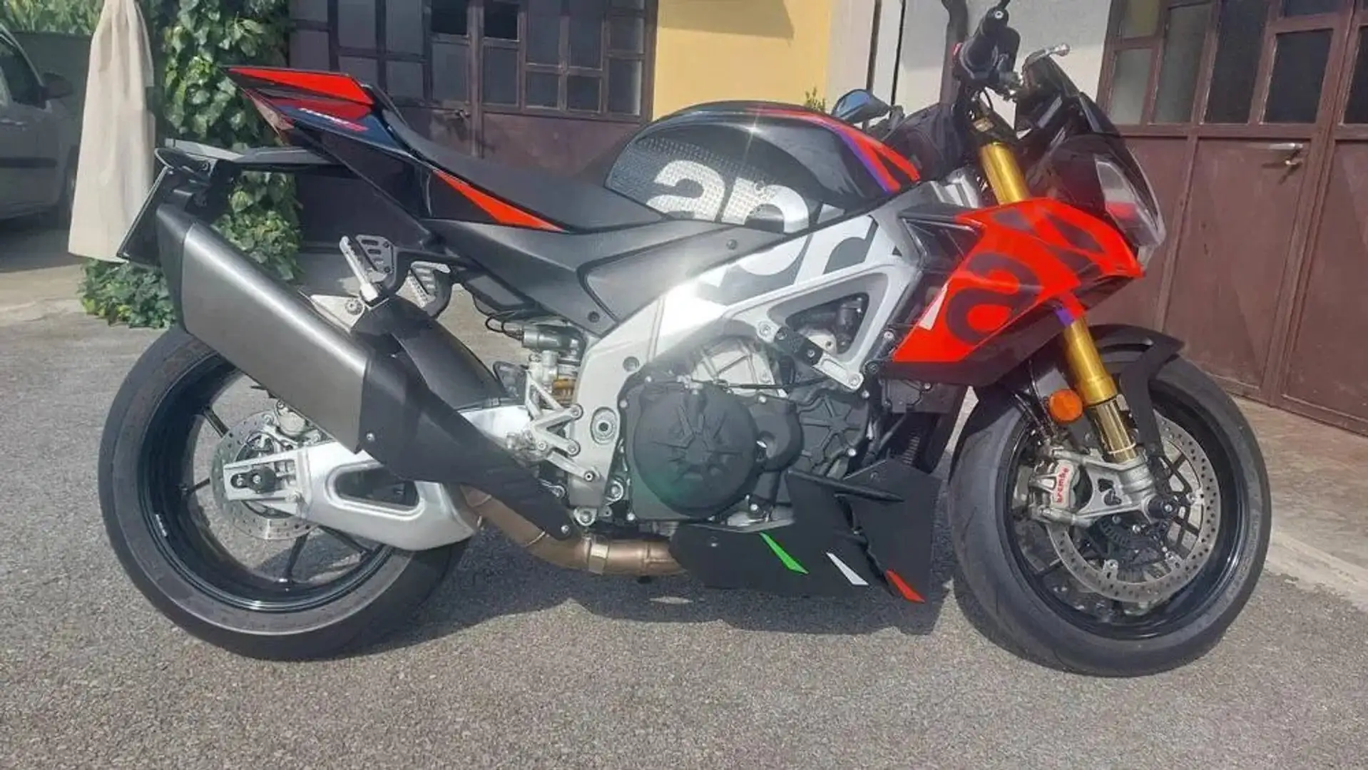 Aprilia Tuono 1100 V4 Factory Nero - 2