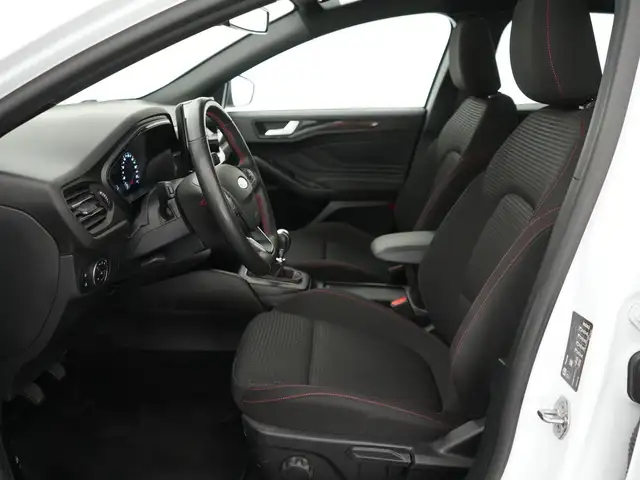 Ford Focus view 11