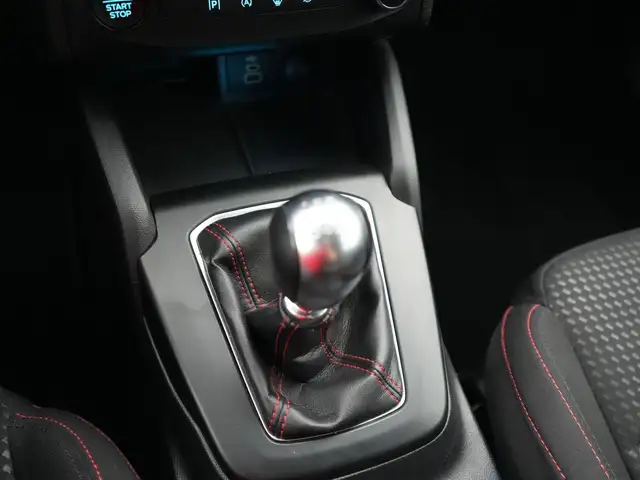 Ford Focus view 13