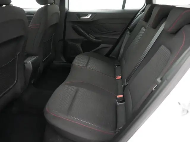 Ford Focus view 14