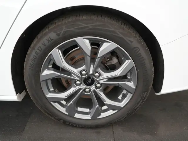 Ford Focus view 8