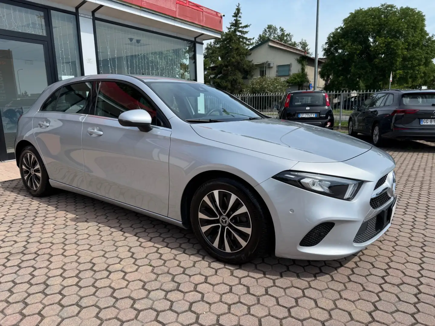 Mercedes-Benz A 180 A 180 d Automatic Business Extra Gris - 2