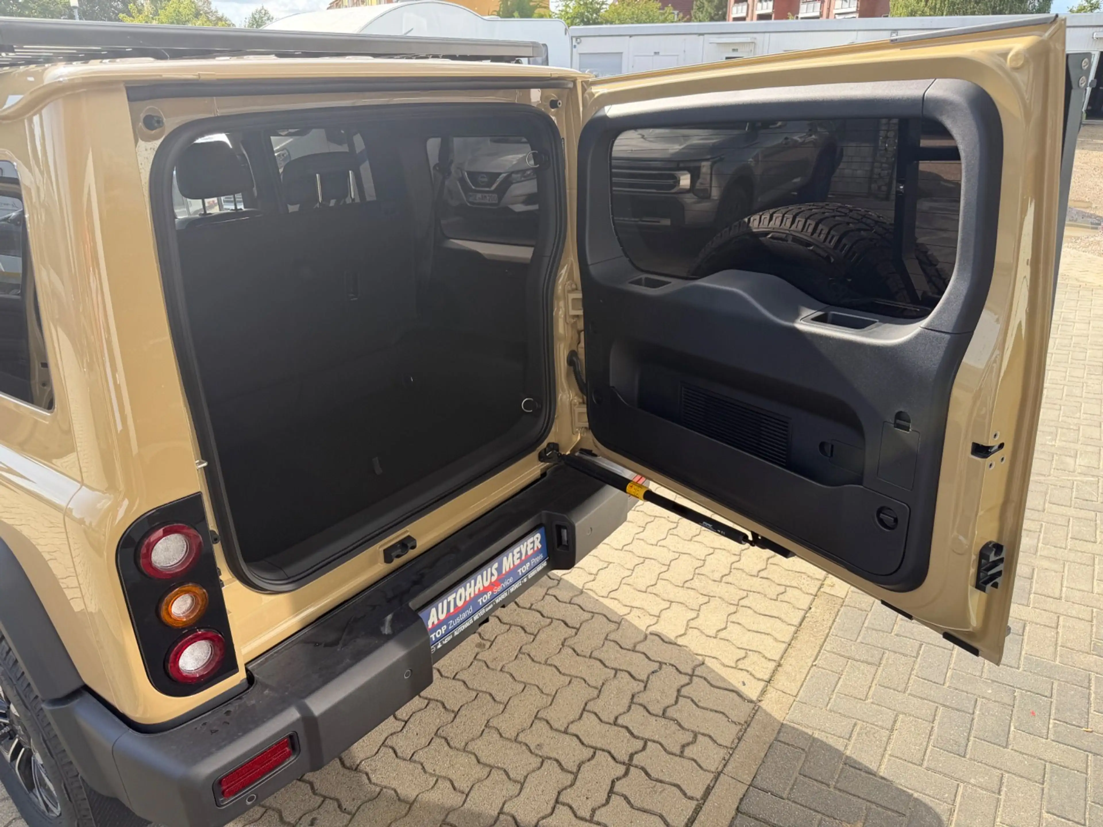 BAW 212 4x4 2.0 Automat*Leder*Kam*SHZ*LED*Seilwinde — photo 11