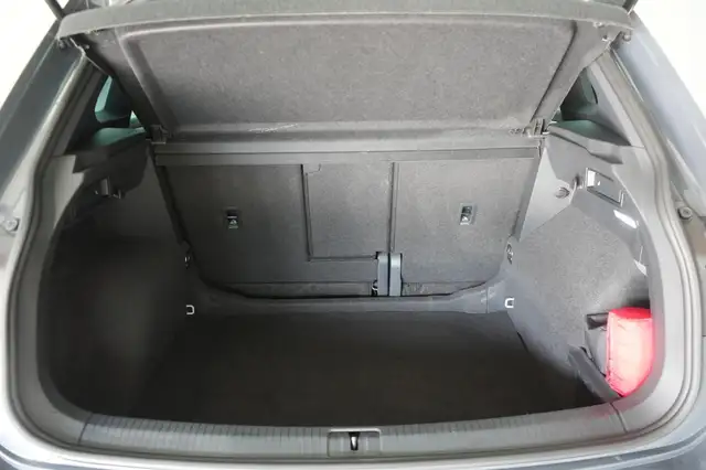 Volkswagen Tiguan view 29
