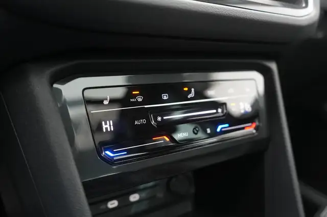 Volkswagen Tiguan view 17