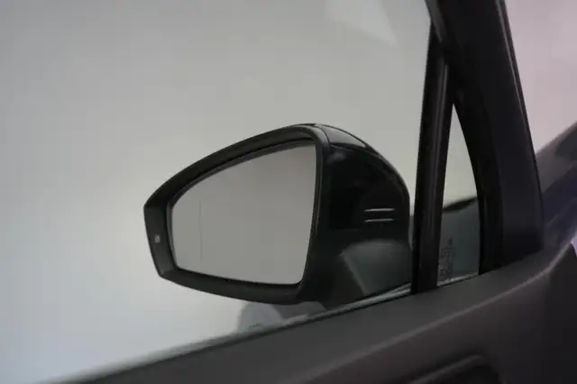 Volkswagen Tiguan view 28