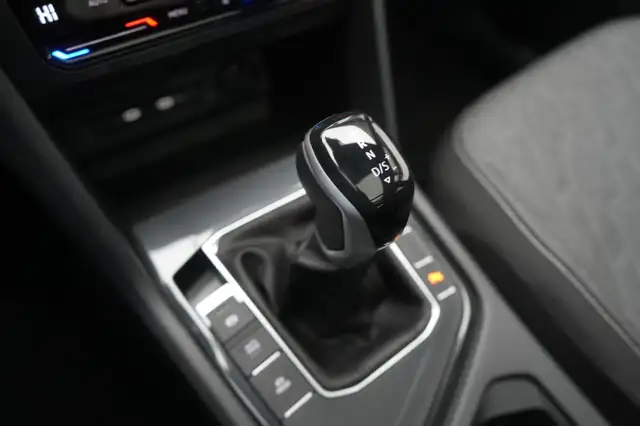Volkswagen Tiguan view 18