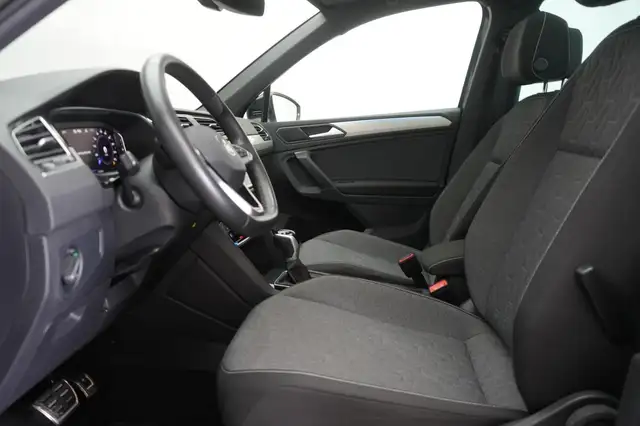 Volkswagen Tiguan view 9
