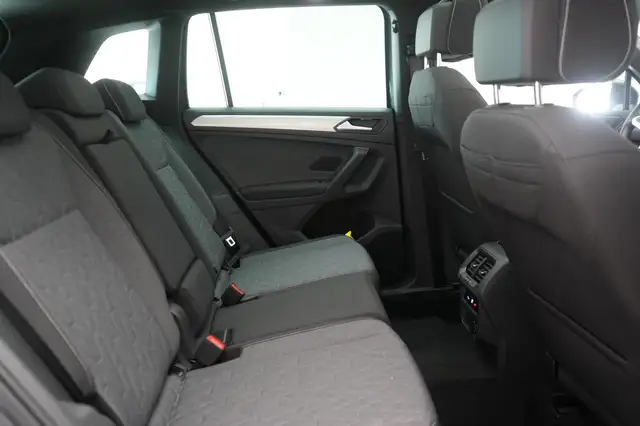 Volkswagen Tiguan view 8