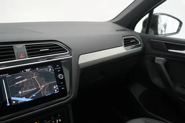 Volkswagen Tiguan view 23