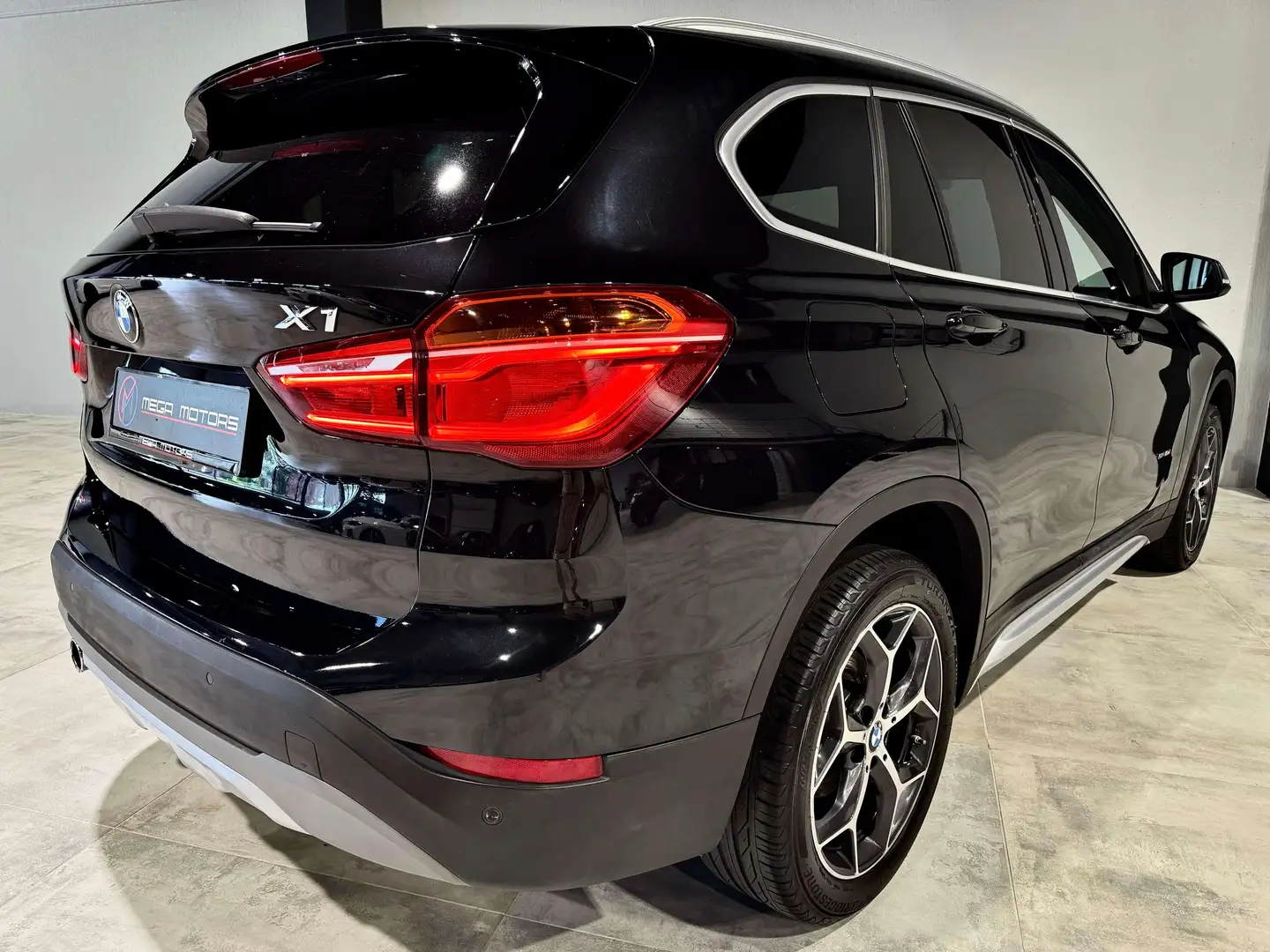 BMW X1 2.0d S-DRIVE18d 136CV B.AUTO8 PACKSPORT HEADUP LED Noir - 2