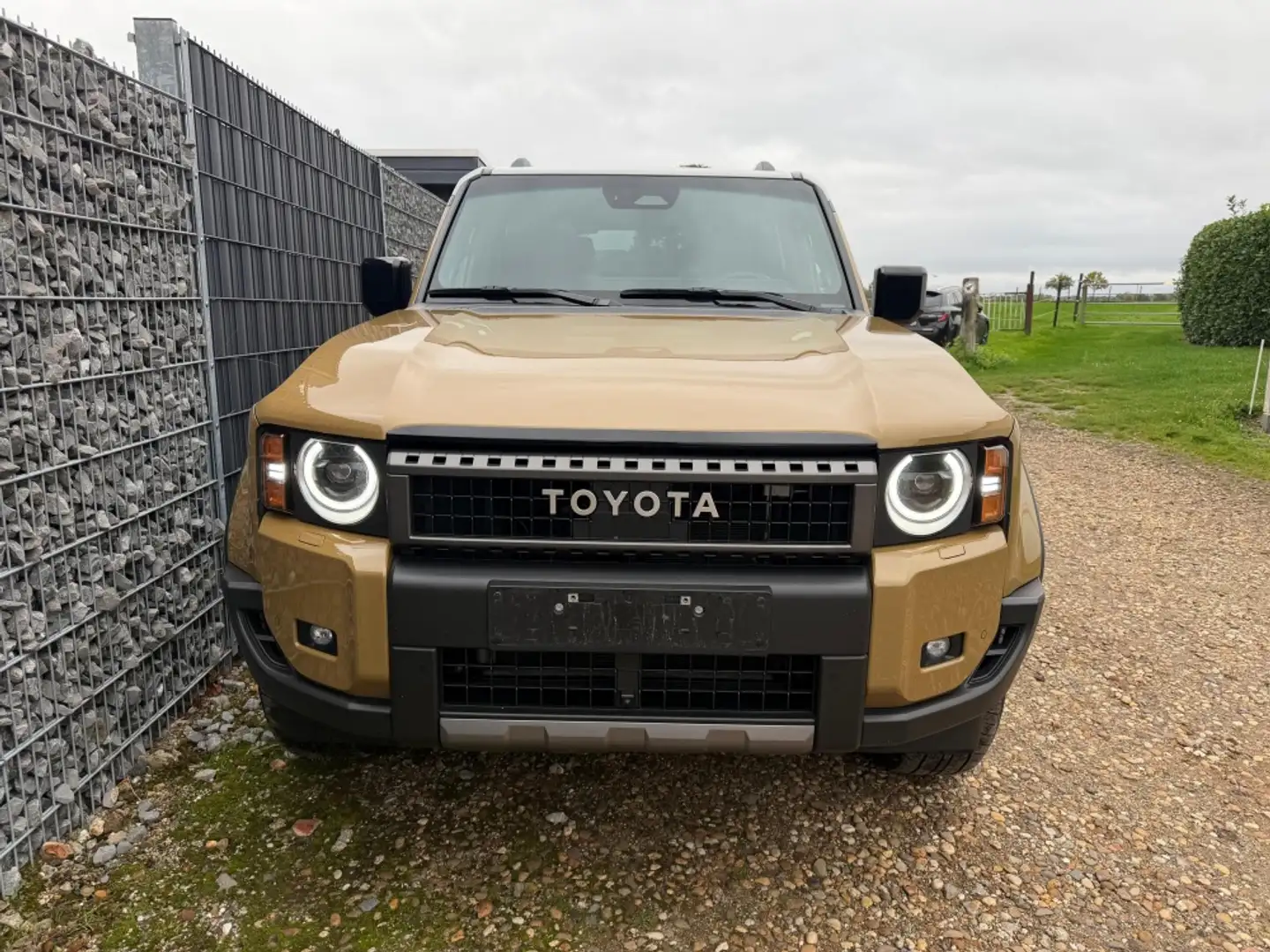 Toyota Land Cruiser 2.8 D-4D AT 5-S First Edition Pano Beige - 2