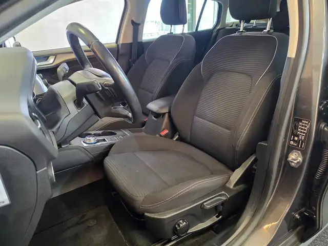 Ford Focus view 26