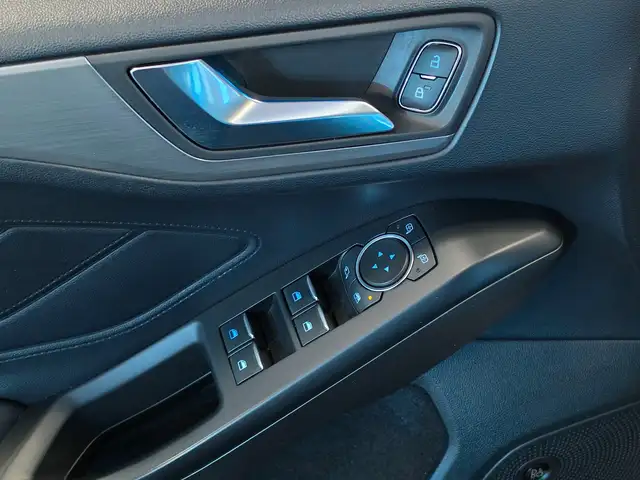 Ford Focus view 17