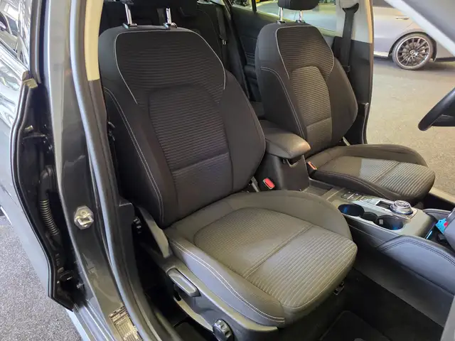 Ford Focus view 13