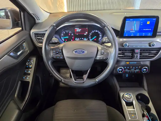 Ford Focus view 3