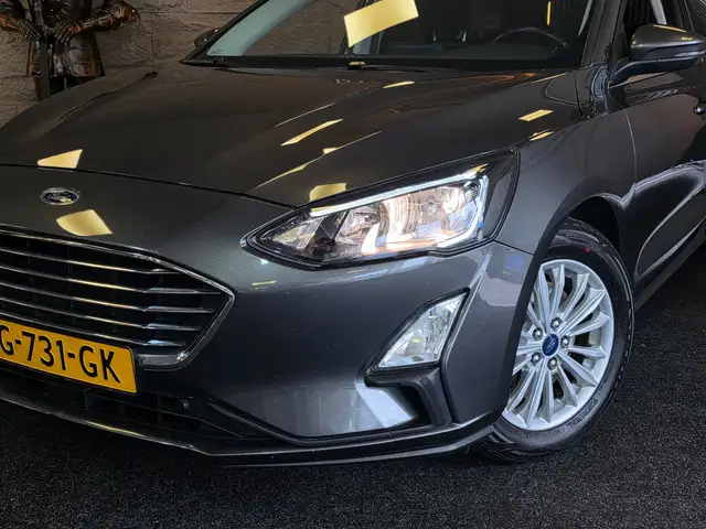 Ford Focus view 5