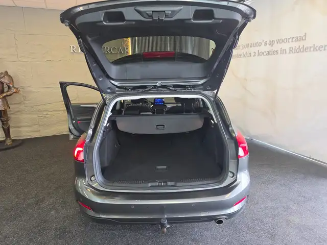 Ford Focus view 28