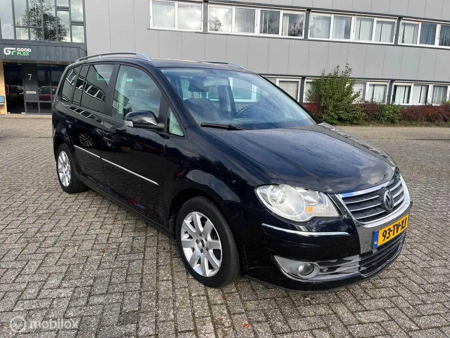 Volkswagen Touran 1.4 TSI Comfortline Business Zwart - 2