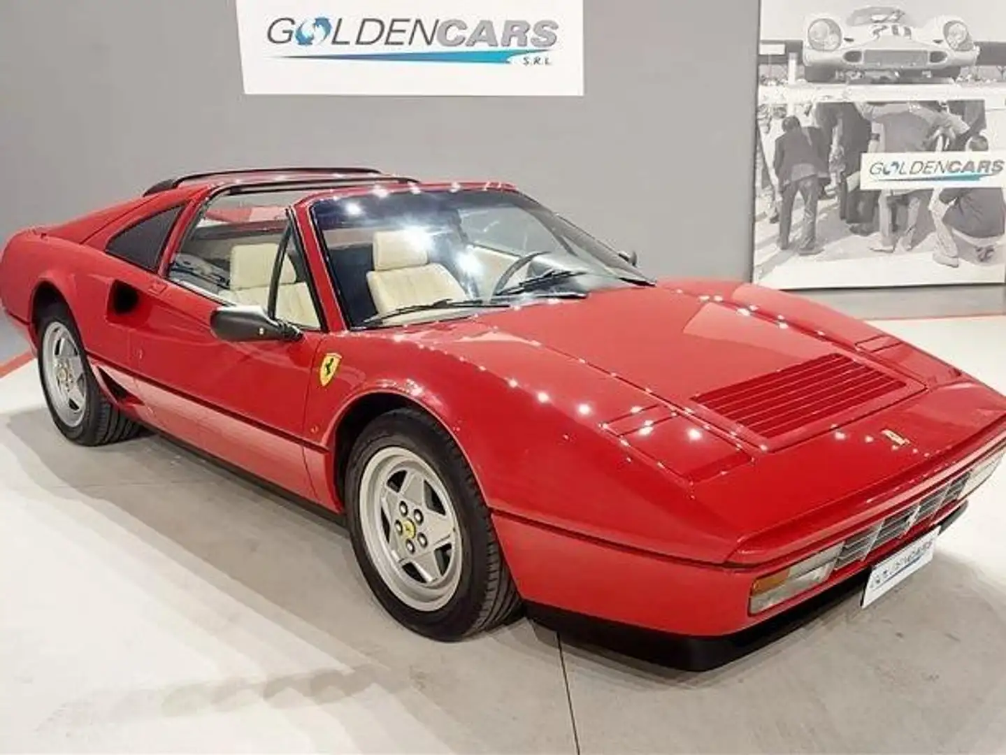 Ferrari 208 2.0 turbo GTS 254cv Rot - 1
