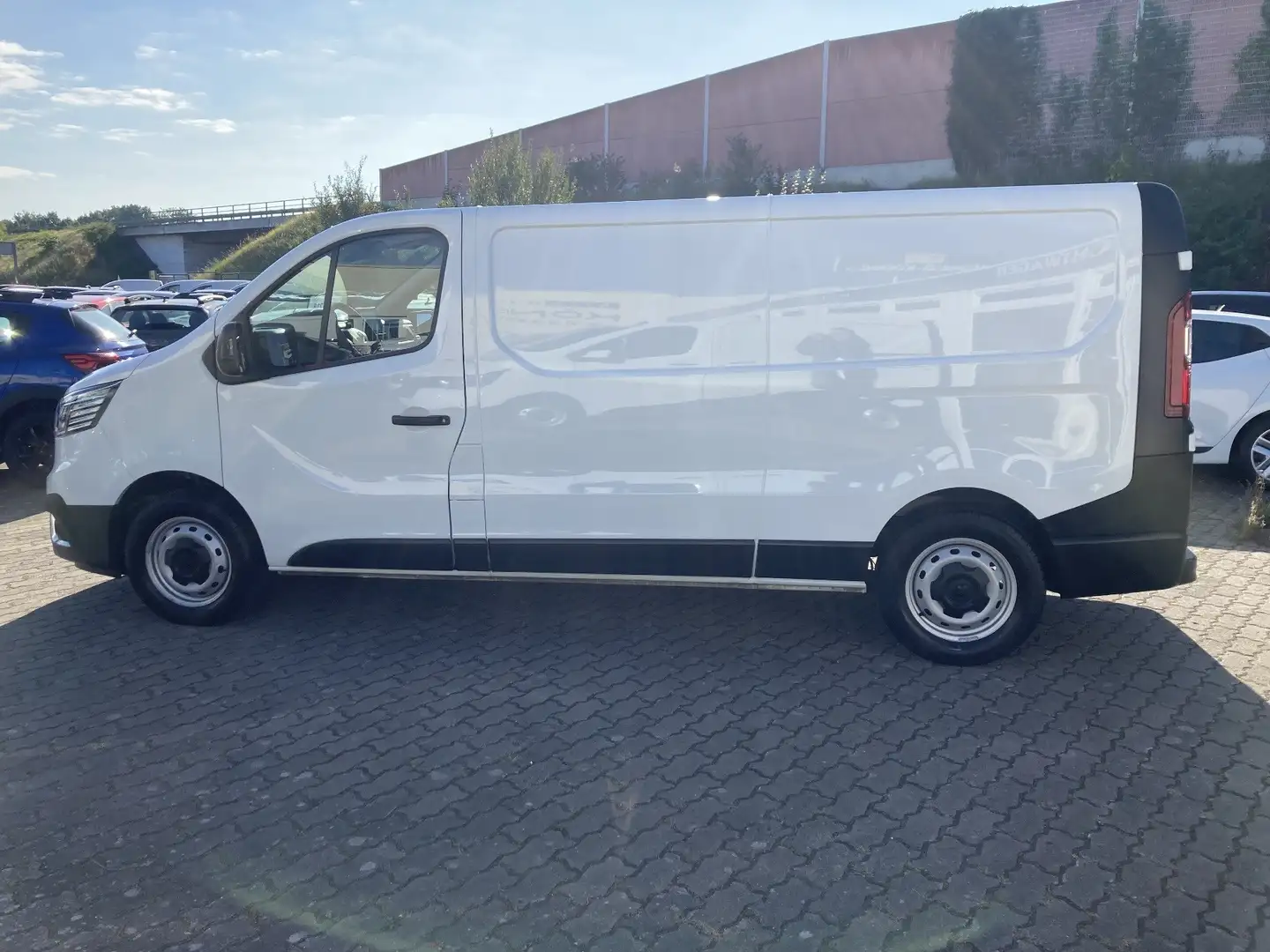 Renault Trafic Trafic Komfort L2H1 Allwetterreifen* Weiß - 2
