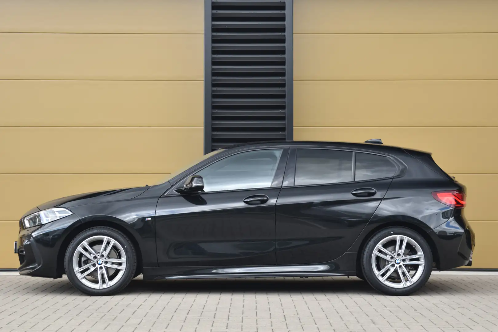 BMW 118 1-serie 118i Business Edition * M-Sportpakket * Hi Zwart - 2