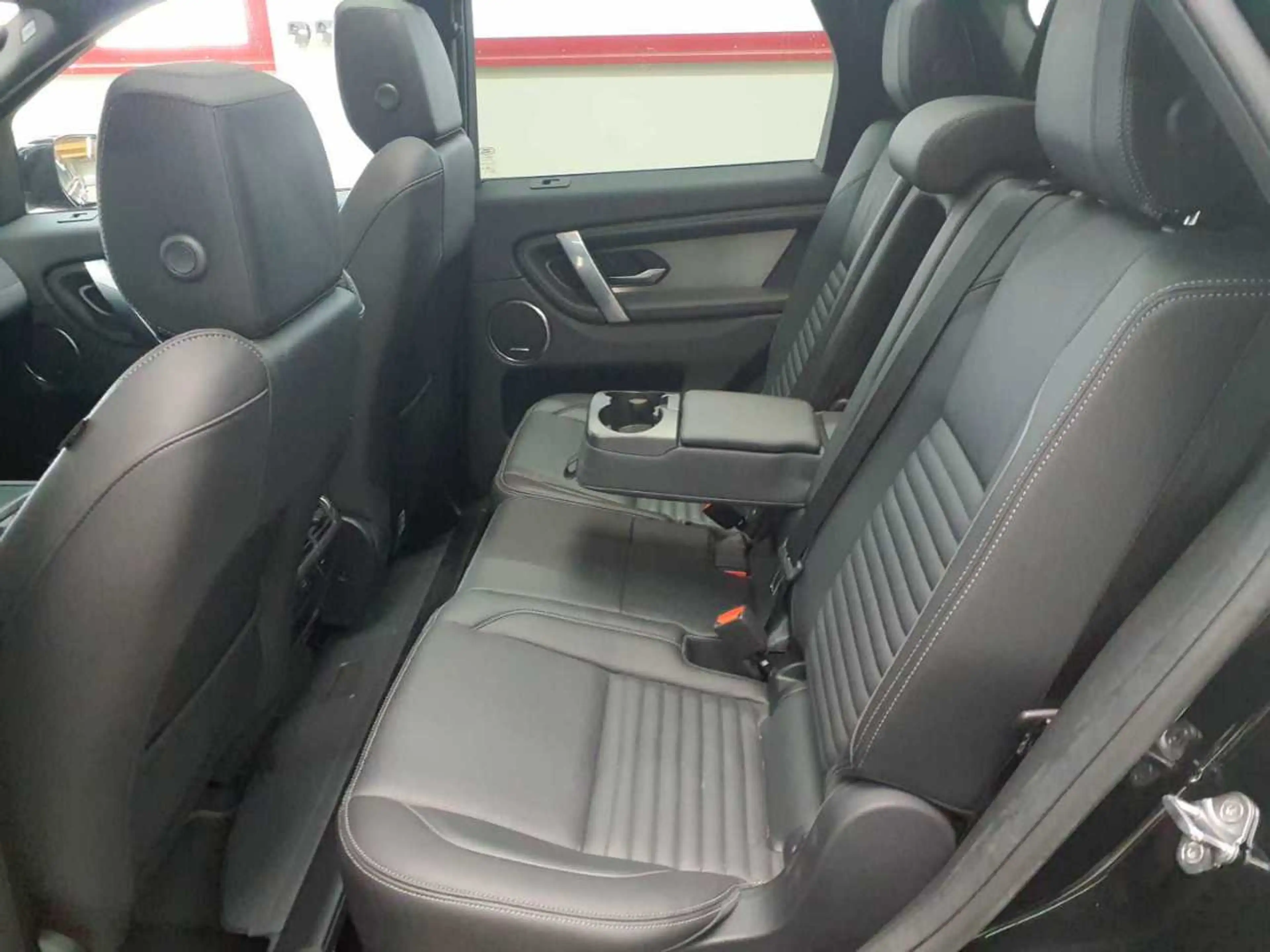 Land Rover Discovery Sport P270e Dynamic SE MATRIX AHK — photo 14