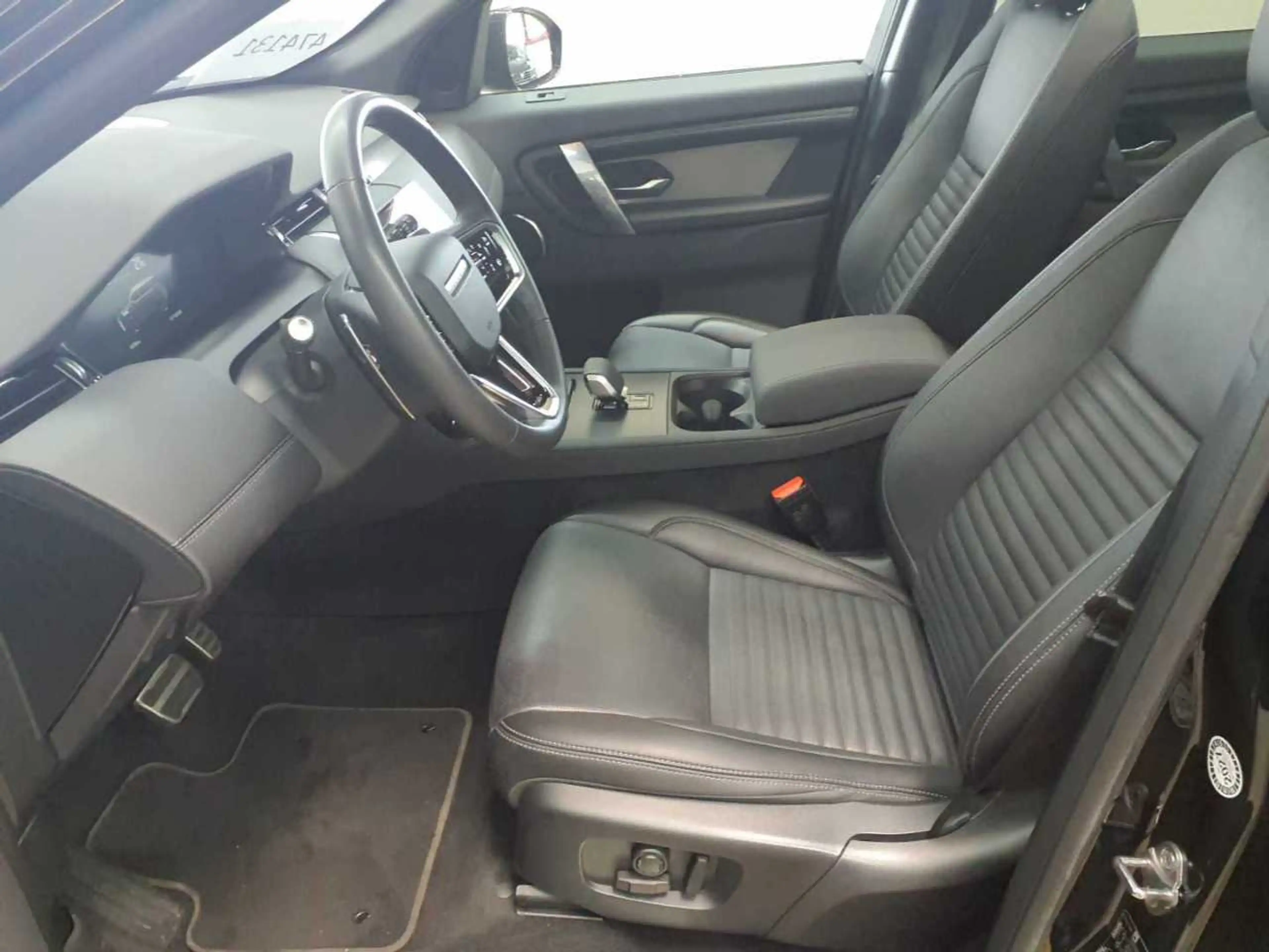 Land Rover Discovery Sport P270e Dynamic SE MATRIX AHK — photo 8