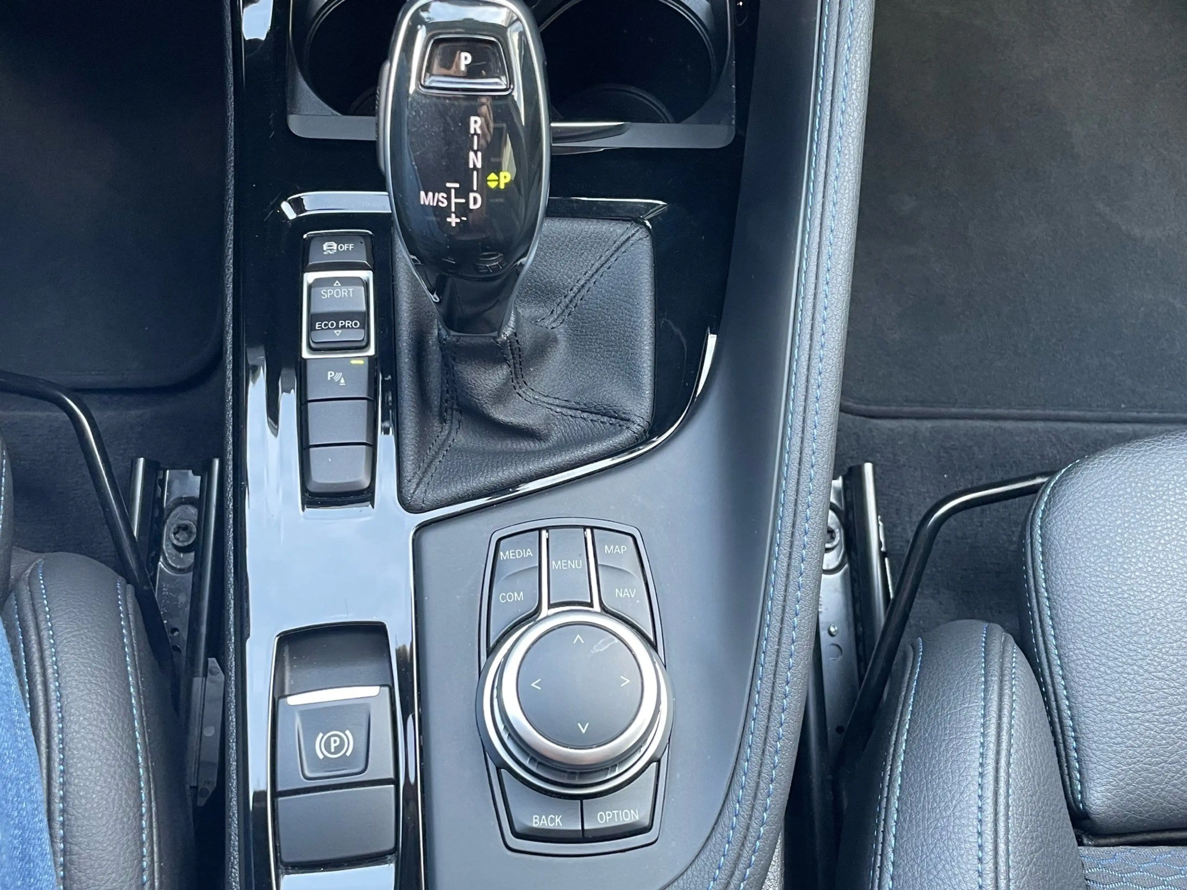 BMW X2 sDrive20i M Sport M Sportpaket Head-Up HiFi — photo 13