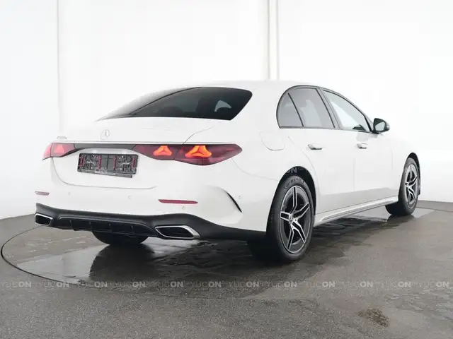 Mercedes-Benz E 300 e AMG LINE DISTRONIC NIGHT PAKET Ansicht 3