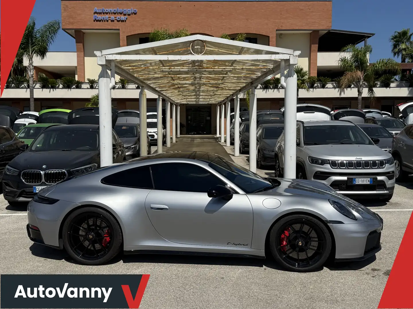 Porsche 992 911 Coupe 3.6 Carrera 4 GTS T-hybrid CV 541 Gris - 1