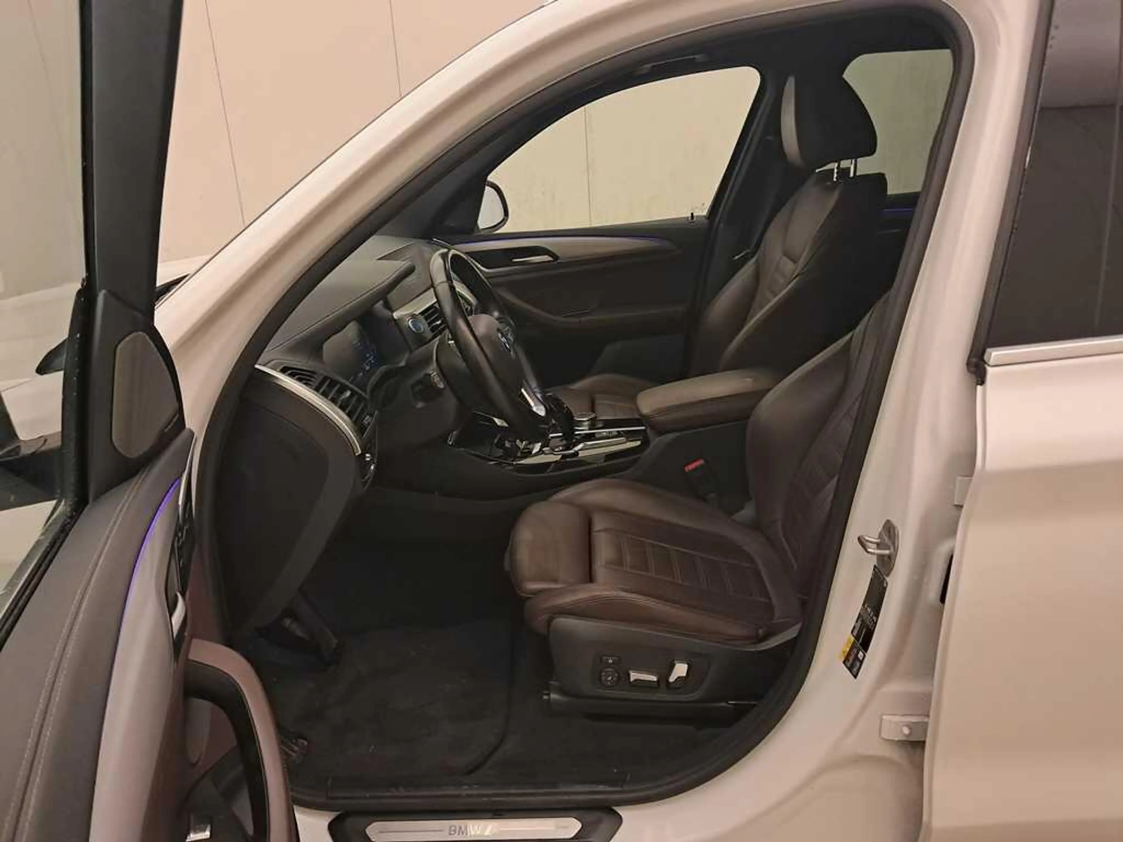 BMW iX3 / € 18.999 netto / Pano / Leder / Head-Up / Sport / ... — photo 6