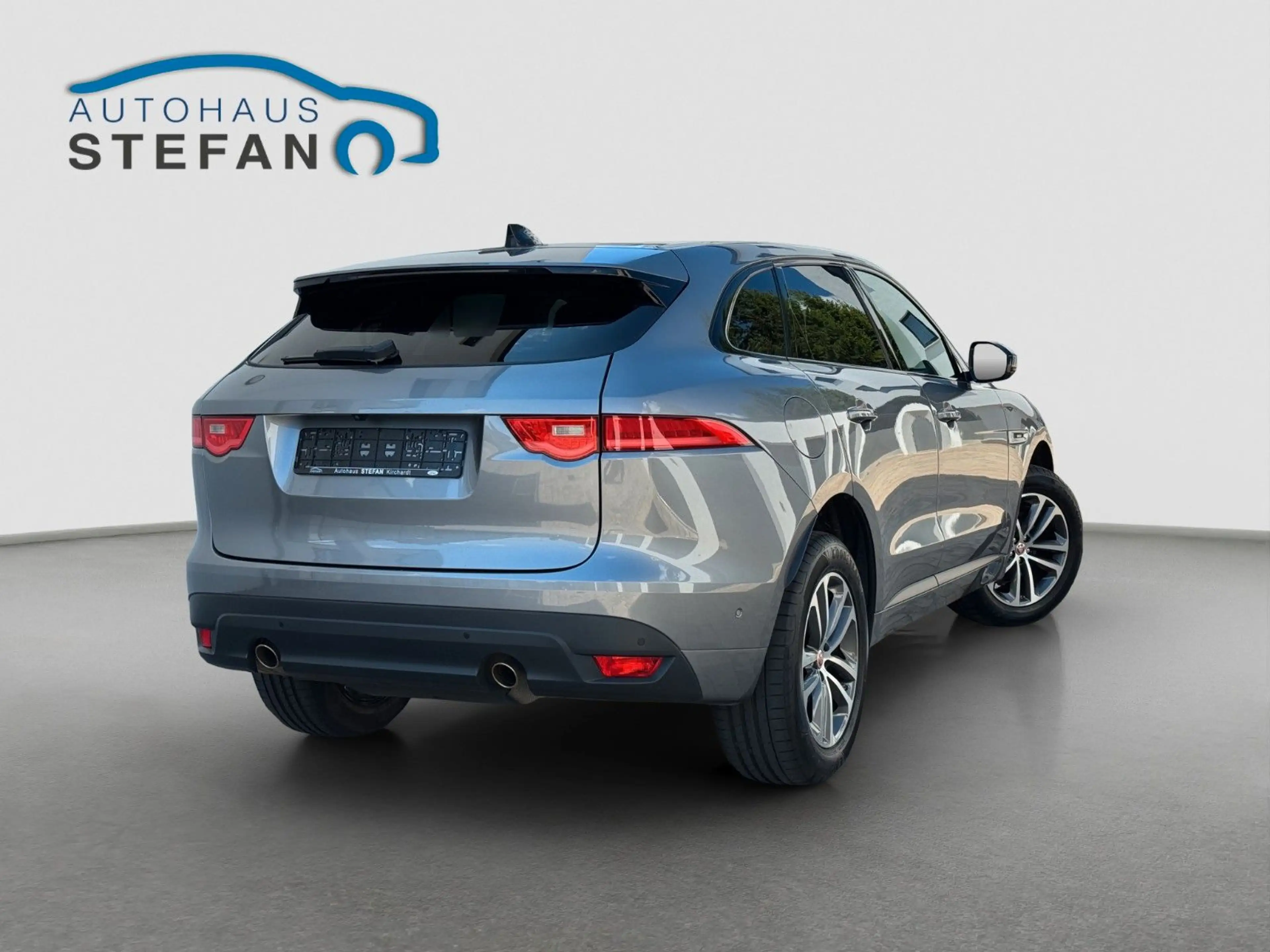 Jaguar F-Pace 25t Aut. AWD R-Sport KAM.|Meridian|Leder — photo 3