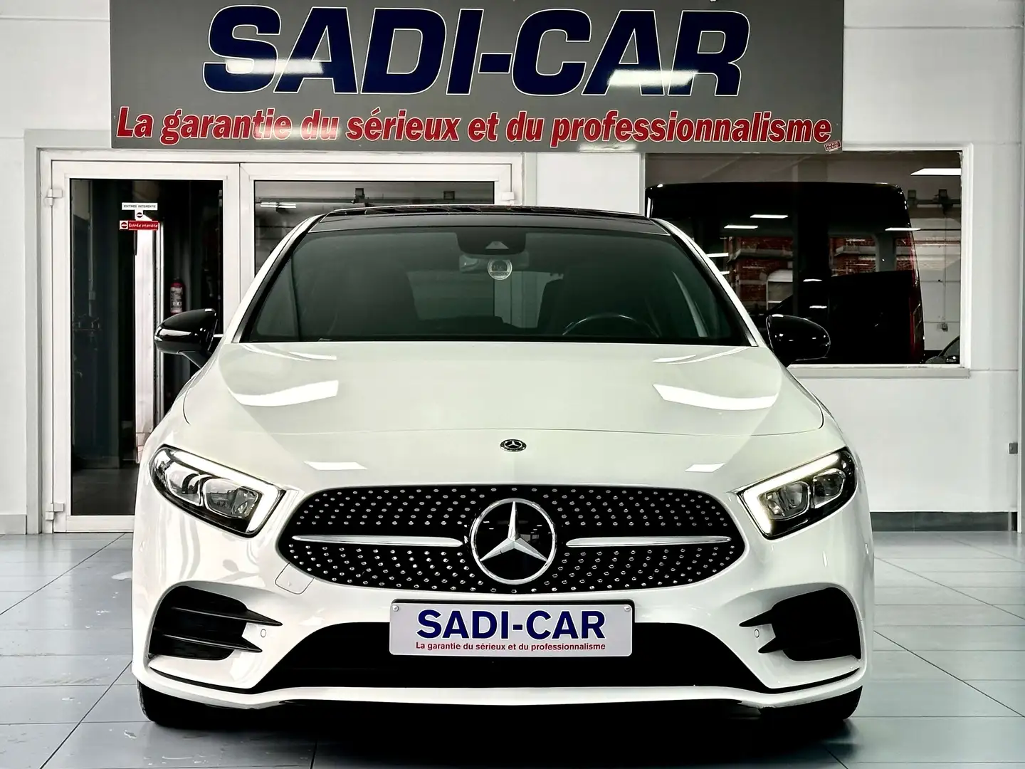 Mercedes-Benz A 180 E. 136cv - AMG LINE EDITION Blanco - 2
