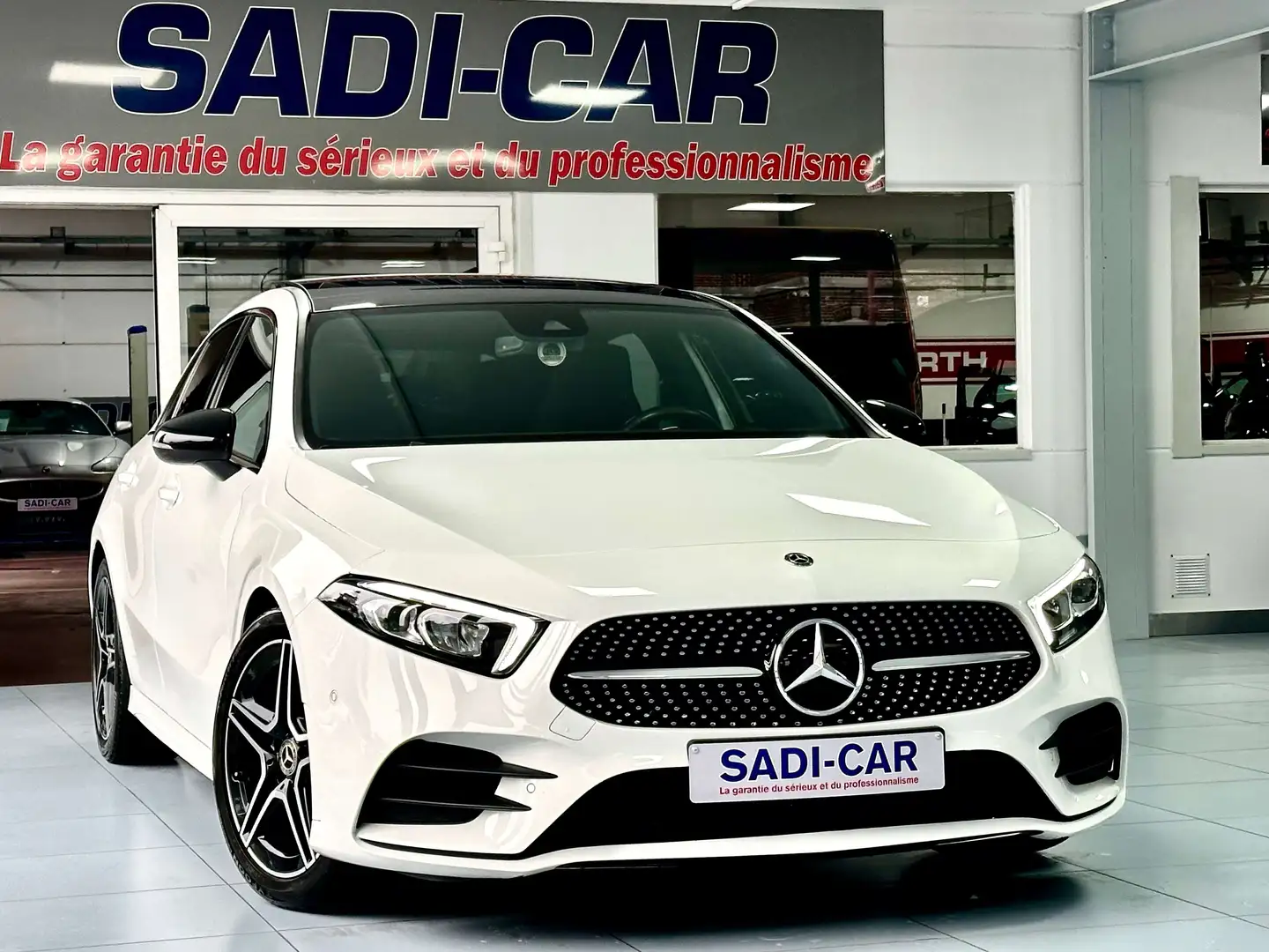 Mercedes-Benz A 180 E. 136cv - AMG LINE EDITION Blanco - 1